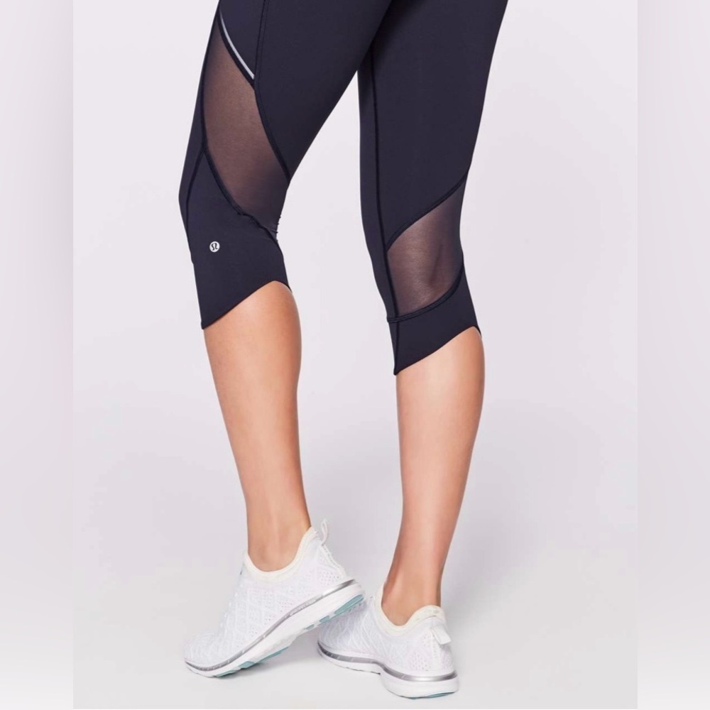 Lululemon Home Stretch Crop (19") Midnight Navy Running Leggings Mesh Pockets 6 - Picture 4 of 14